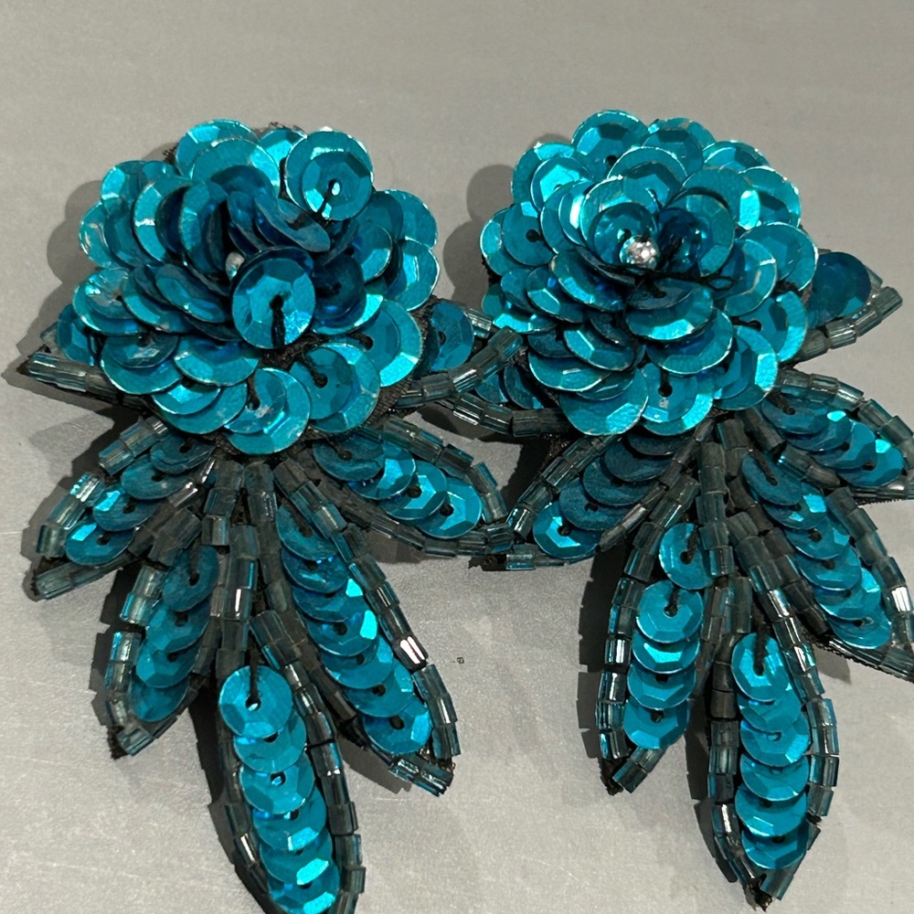 Turquoise Sequin Hand made vintage pierced earring new ( reduced) - Picture 3 of 16